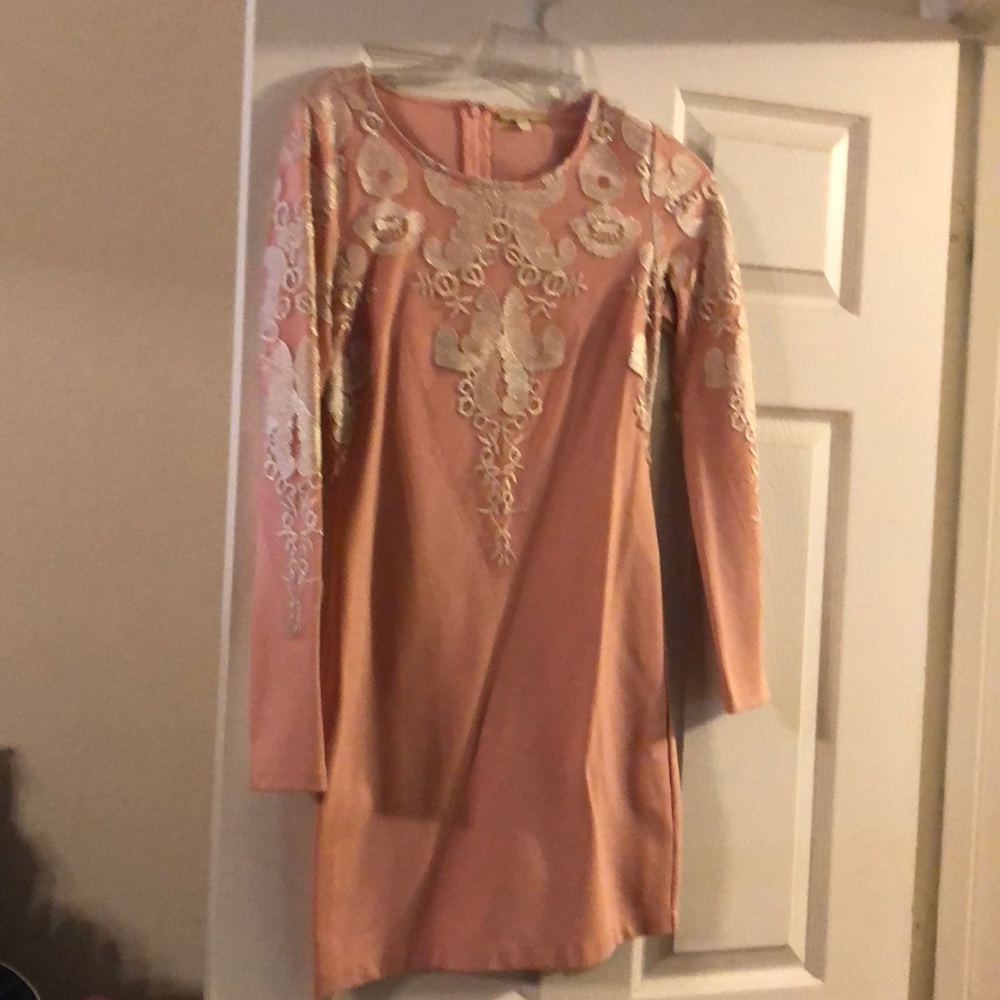 Beautiful dress 💕 COLOR IS TAN WITH PEACH